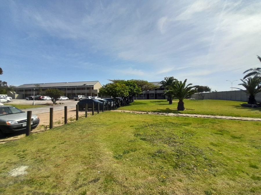 1 Bedroom Property for Sale in Heiderand Western Cape